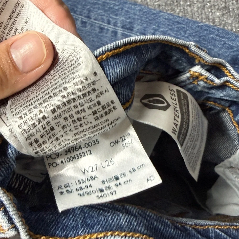 Levis Jeans Wedgie Straight Mid Wash Cut Off Womens Size 27x26 #1832 - Picture 6 of 11